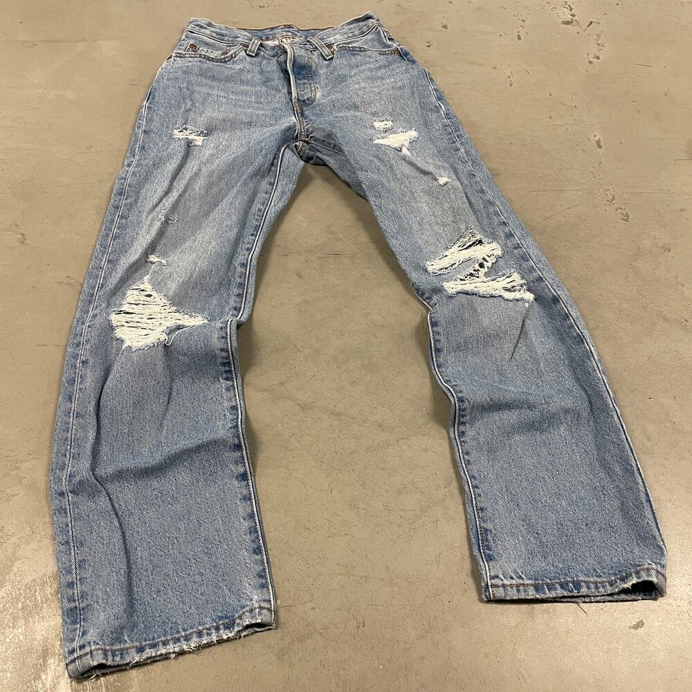 y2k Levi’s 501 ripped button fly jeans 24x30